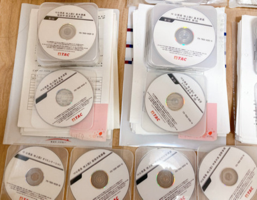 【取引終了】公務員試験対策セット(DVD付き) TAC 過去問　市役所地方上級　国立大学法人