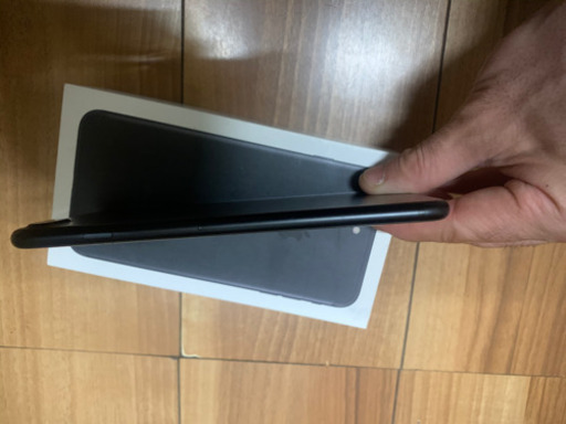 値下げ　iPhone7 plus  SIMフリー　１２８GB 約一年使用　美品　　