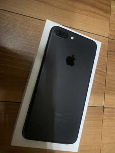 値下げ　iPhone7 plus  SIMフリー　１２８GB 約一年使用　美品