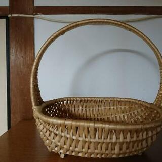 かご。神棚。