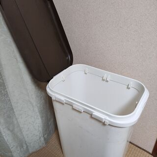 ニトリ　ゴミ箱×３の画像