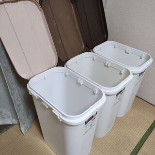 ニトリ　ゴミ箱×３の画像