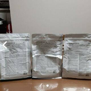 マイプロテイン マグケーキ キャラメル＆ナチュラルチョコ 各1kg ＆パンケーキミックス ゴールデンシロップ1kgの画像