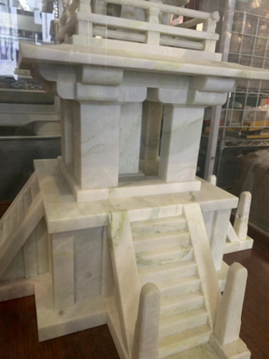 大理石？　寺院　置物　かなりの重量です