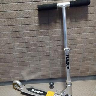 Razor キックボード  
