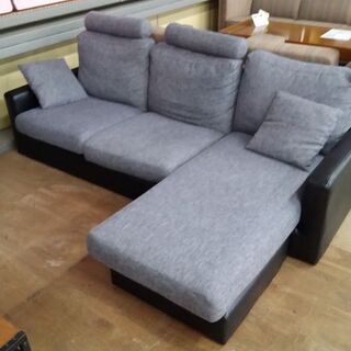 【店舗同時販売中】　メーカー不明　セパレート　オットマン式カウチローソファー　ヘッドレスト、クッションあり　合皮＆ファブリック　黒、グレー　【店頭ご来店購入限定】