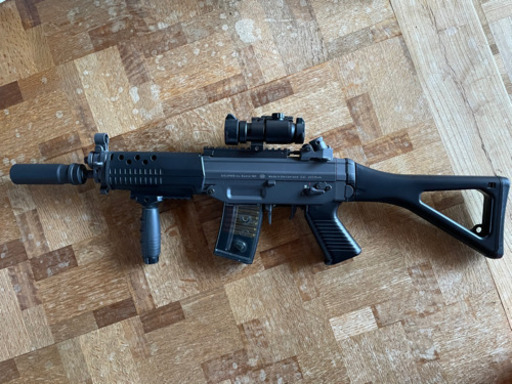 東京マルイ 電動ガン　SIG552 SEALDs アタッチメント付き