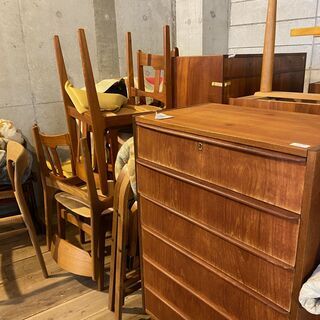 デンマークから北欧ヴィンテージ家具が届きました♪　◆八王子市東中野の家具専門店kokoelma(ココエルマ)◆の画像