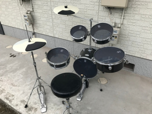 ドラムとドラムケース