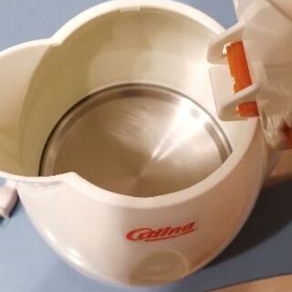電気ポットの画像