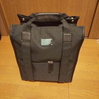 四角いリュックの画像