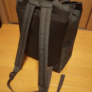 四角いリュックの画像