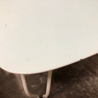 折りたたみテーブルの画像