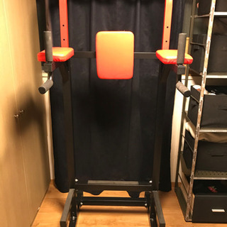 懸垂マシン、懸垂バー、ぶら下がり健康器具。