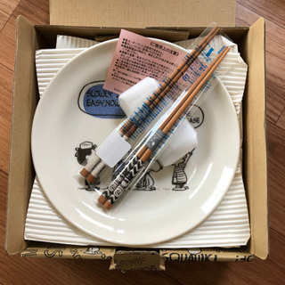 スヌーピー食器と箸のセットの画像