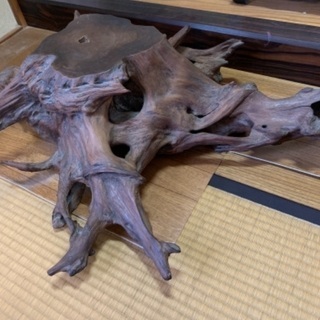 木の置物の画像