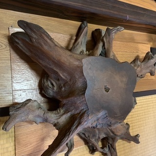 木の置物の画像