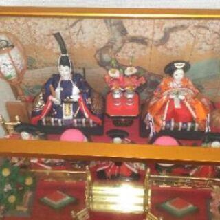 (値引きしました)雛人形　灯り、オルゴール付き　の画像
