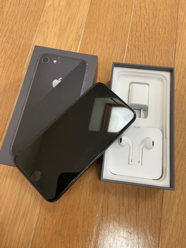 iPhone 8 simフリー　128GB Space Gray