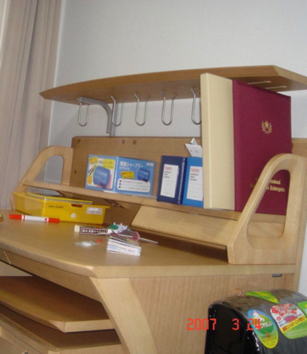 カリモク　学習机　2007年