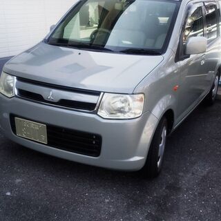 車検たっぷり、希少なアイシュグレーのお洒落な車です。