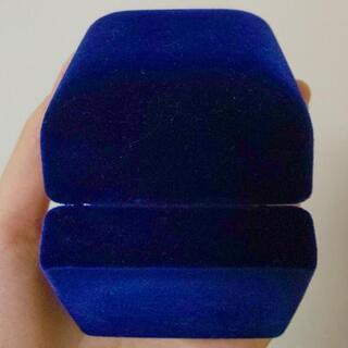 ⭐️美品⭐️ベルベットの指輪ケース ロイヤルブルーの画像