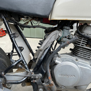 エイプ50 キャブ車　お話中