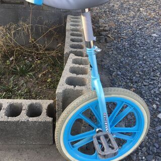 取りに来る方限定　一輪車あげます。