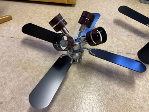 照明器具　おしゃれな木目調シーリングファン［現物渡し］美品　2台