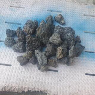 アクアリウム　溶岩石　大小セット