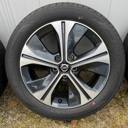 ほぼ新品　日産　リーフ　純正　純正タイヤ　タイヤセット