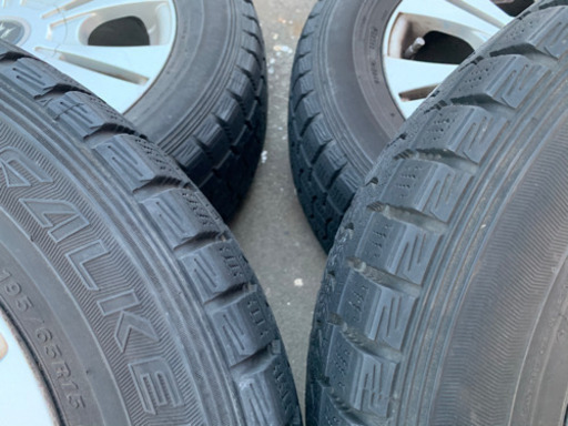195/65R15 スタッドレスタイヤ 4本ホイール付