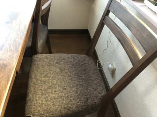 ダイニングテーブルセットです。
