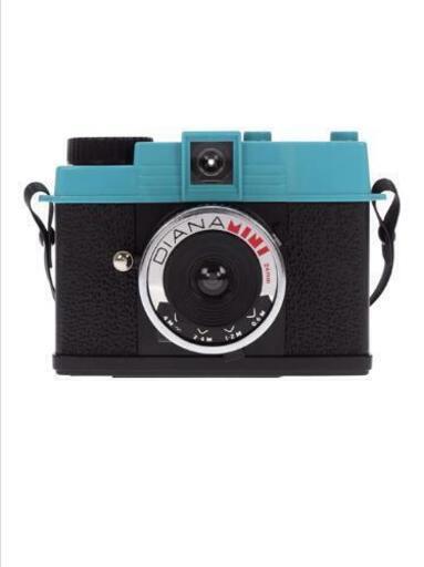 現像までのドキドキ感がたまらない「Lomography Diana Mini」