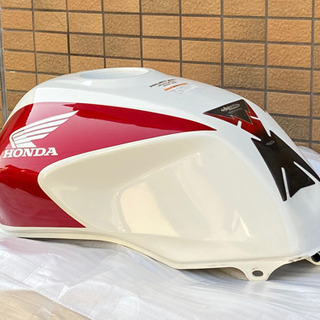 【大幅値下げしました】ホンダCB1300の燃料タンクの画像
