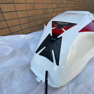 【大幅値下げしました】ホンダCB1300の燃料タンクの画像