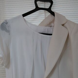 値下げしました(手渡しのみです)婦人服・中古です・現物確認後のご購入可ですの画像