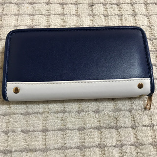 新品‼️ロゴ 長財布 「MARVEL」 長財布　ネイビー✖️ホワイトの画像