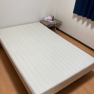 セミダブルベッド