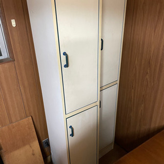 スリムな収納家具 無料です