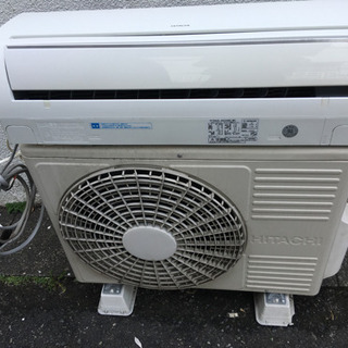 簡易クリ-ニング済み❗️取り付け込み10畳から12畳エアコン❗️