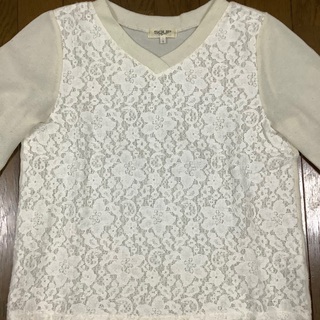 白ニットの画像