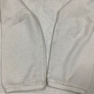 白ニットの画像