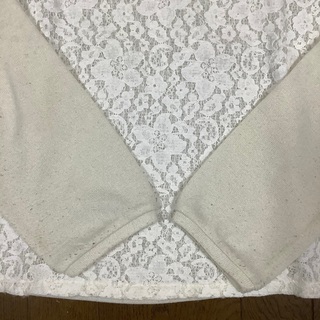 白ニットの画像