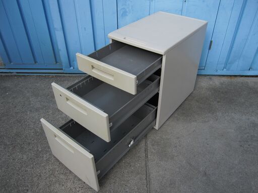 3段ワゴン　コクヨ製　ニューグレー　BSシリーズ 中古】BS+ コクヨ/KOKUYO ワゴン3段 533865 - 中古オフィス家具なら 