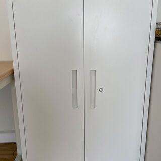 鍵付きキャビネット お譲りします