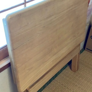 富士貿易　おりたたみテーブル　W８０✖️D４８✖️H６７cm  まだまだ使えますの画像