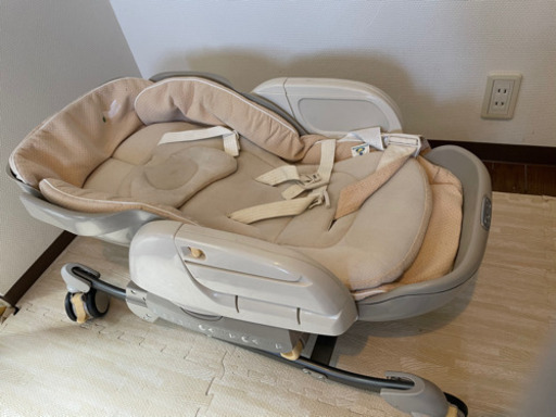 7月中お渡しで値下げ。ネムリラオートスウィング　電動ハイローチェア