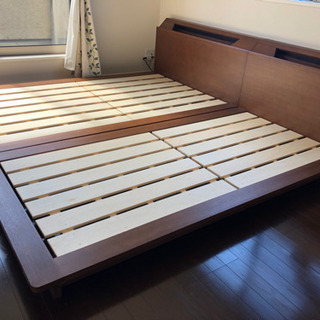 ニトリ　ベッドフレーム　シングルとセミダブルの画像