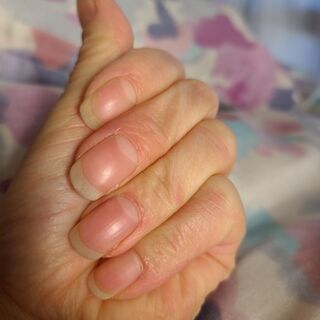 ネイルモデルお手伝い